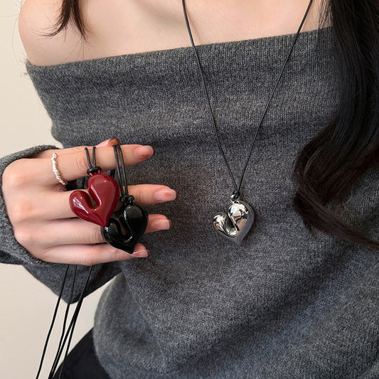 Rian's irregular heart necklace